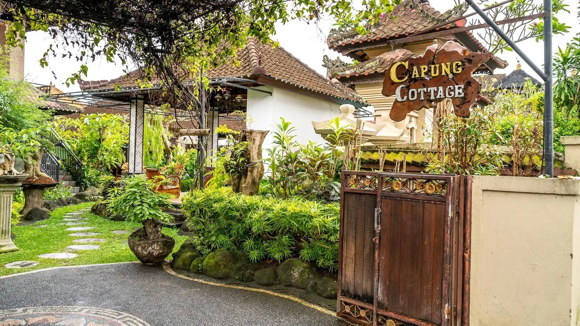 Capung Cottages Ubud 0*,