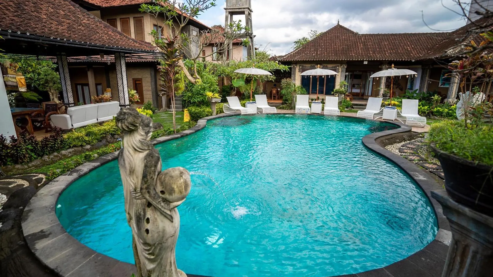 Capung Cottages contacts